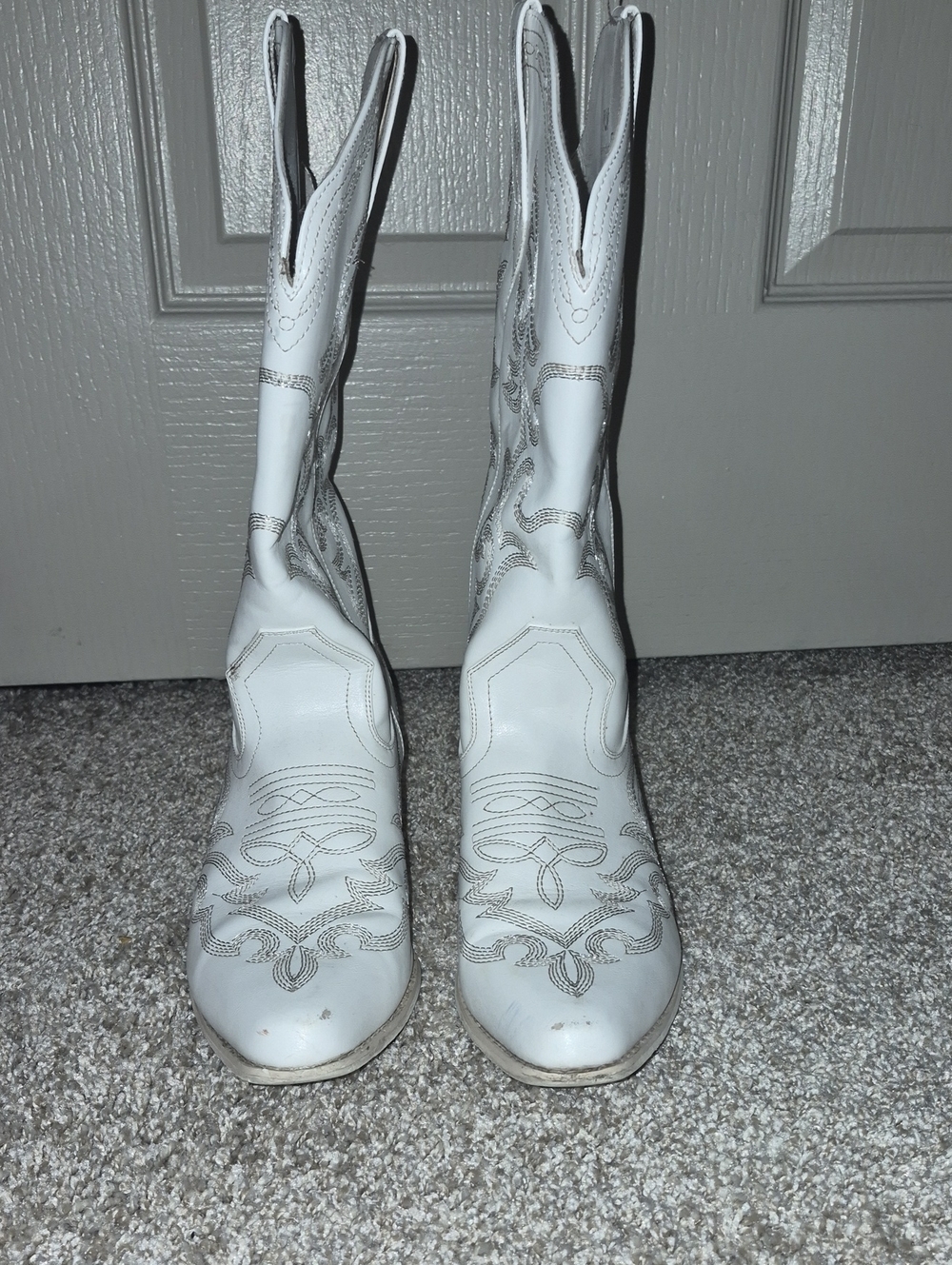 White Women's Western Boots - Stylish Embroidered Cowboy Boots